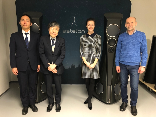 北岡大使、世界最高クラスのスピーカーを製造するエステロン社を訪問